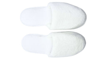 Deluxe Fleece Slippers - Closed Toe (1 pair)