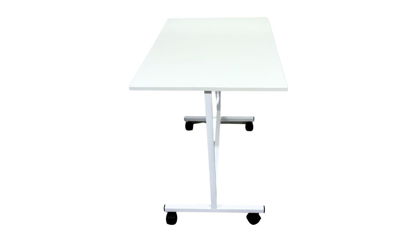Manicure Table with wheels